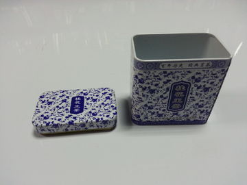 चीन क् टिन चाय कनस्तरों के साथ नीले और सफेद चीनी मिट्टी के बरतन टिन प्लेट आपूर्तिकर्ता